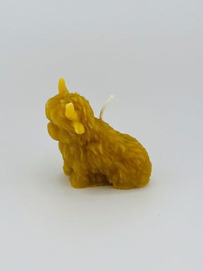 Highland Cow Beeswax candle